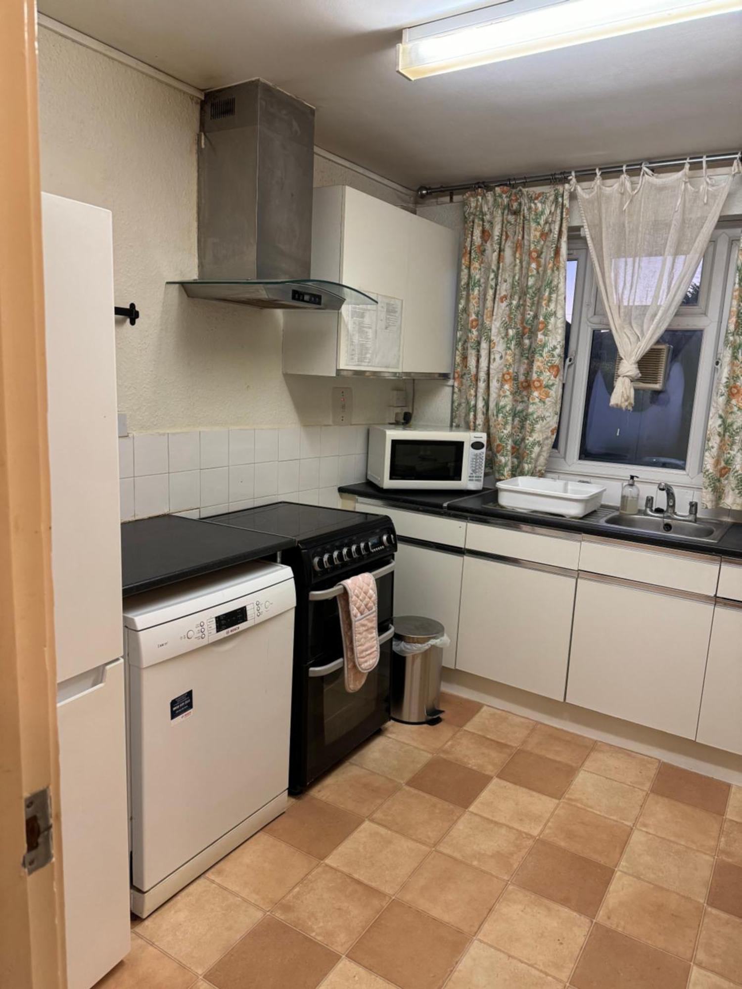 Lovely One Bed Apartment To Rent Londen Buitenkant foto